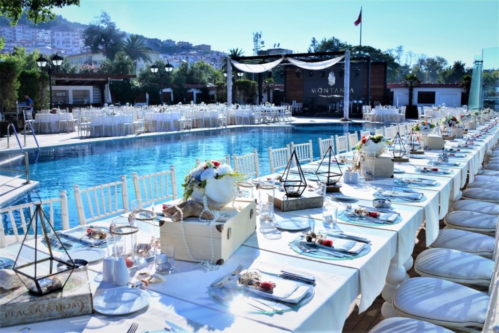 havuz başı düğün